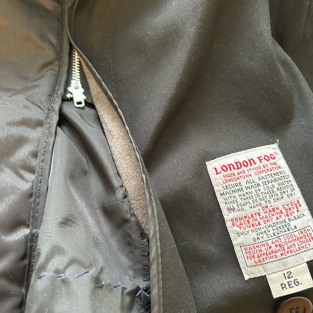 Double-breasted trench coat with zippered Thinsulate lining - Picture 6 of 7